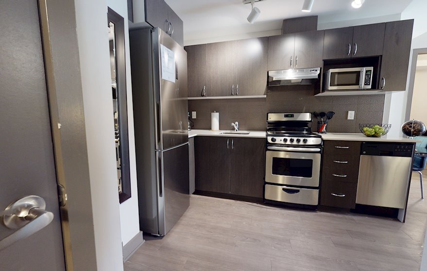 706 Kitchen Fully Equipped Five Appliances Ottawa