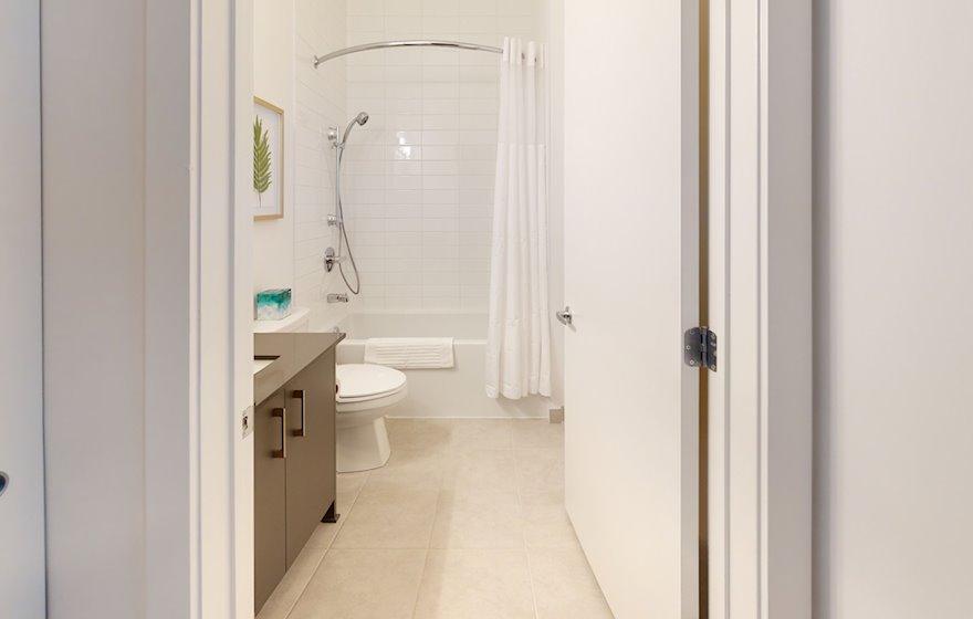 703 Master Bathroom Soaker Tub Fully Furnished Apartment Suite Ottawa