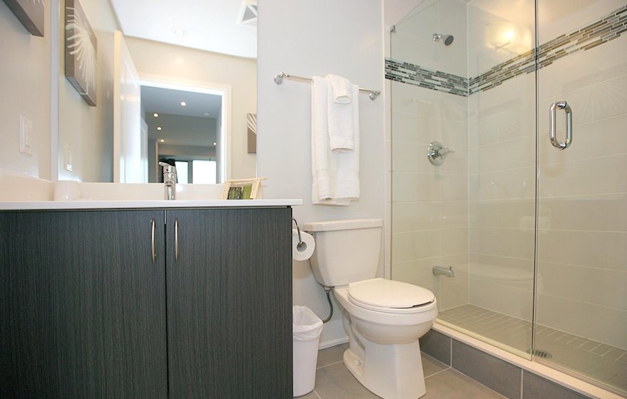 Master Bathroom Walk in Shower Fully Furnished Apartment Suite Woodbridge Vaughan 610